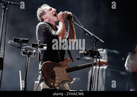 9 novembre 2024, Piacenza, Italia: La band fiamminga DEUS si esibisce al Teatro Municipale di Piacenza, nell'ambito del Barezzi Festival. (Credit Image: © Carlo Vergani/Pacific Press via ZUMA Press Wire) SOLO PER USO EDITORIALE! Non per USO commerciale! Foto Stock