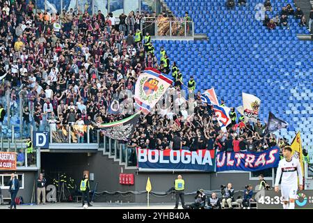 Roma, Italia. 10 novembre 2024. Stadio Olimpico, Roma, Italia - i tifosi bolognesi durante la partita di calcio EniLive di serie A, Roma vs Bologna, 10 Nov 2024 (foto di Roberto Ramaccia/Sipa USA) crediti: SIPA USA/Alamy Live News Foto Stock