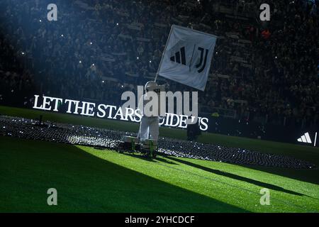 Vista generale dello spettacolo di luci della NASA prima della partita di serie A tra Juventus e Torino allo Juventus Stadium il 9 novembre 2024 a Torino Foto Stock