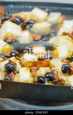 olive marinate in modi diversi Foto Stock