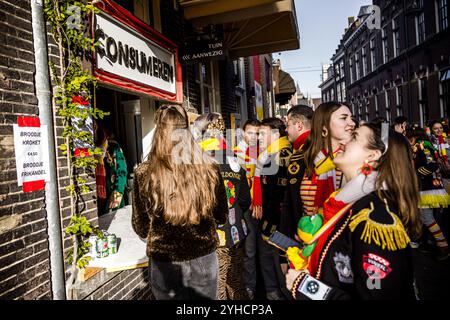 DEN BOSCH - festeggiamenti di carnevale nel centro di Oeteldonk, il nome della città di Den Bosch porta durante il carnevale. ANP ROB ENGELAAR netherlands Out - belgio Out Foto Stock