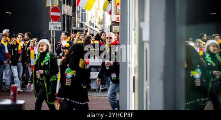 DEN BOSCH - festeggiamenti di carnevale nel centro di Oeteldonk, il nome della città di Den Bosch porta durante il carnevale. ANP ROB ENGELAAR netherlands Out - belgio Out Foto Stock