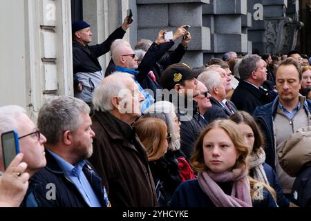 Cenotaph, Londra, Regno Unito. 11 novembre 2024. Il servizio annuale di commemorazione al Cenotafio alle ore 11.00, dell'11 novembre. Crediti: Matthew Chattle/Alamy Live News Foto Stock