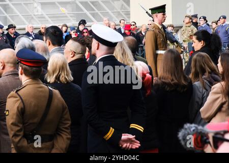 Cenotaph, Londra, Regno Unito. 11 novembre 2024. Il servizio annuale di commemorazione al Cenotafio alle ore 11.00, dell'11 novembre. Crediti: Matthew Chattle/Alamy Live News Foto Stock