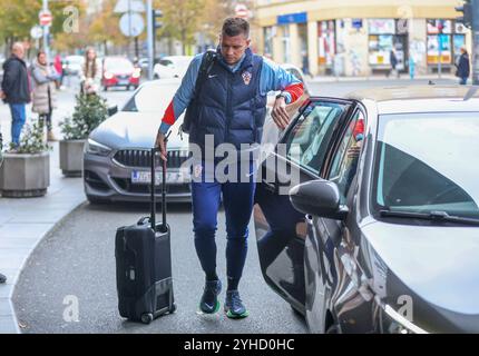 Zagabria, Croazia. 11 novembre 2024. Della Croazia arriva all'hotel Sheraton a Zagabria, Croazia, l'11 novembre 2024. La Croazia giocherà contro la Scozia e il Portogallo nella UEFA Nations League. Foto: Sanjin Strukic/PIXSELL credito: Pixsell/Alamy Live News Foto Stock