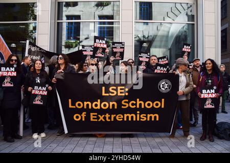 Londra, Inghilterra, Regno Unito. 11 novembre 2024. I sostenitori di Israele organizzano una protesta alla London School of Economics, LSE, mentre Francesca Albanese, relatrice speciale delle Nazioni Unite sui territori palestinesi occupati, tiene una conferenza. (Credit Image: © Vuk Valcic/ZUMA Press Wire) SOLO PER USO EDITORIALE! Non per USO commerciale! Crediti: ZUMA Press, Inc./Alamy Live News Foto Stock