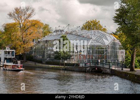 Amsterdam, NL - 11 ottobre 2021: L'Hortus Botanicus è un giardino botanico situato nel quartiere Plantage di Amsterdam, nei Paesi Bassi. E' uno dei paesi del mondo Foto Stock