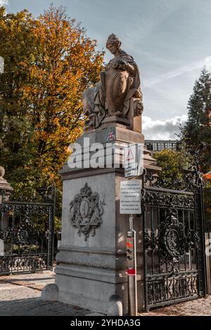 Amsterdam, NL - 12 ottobre 2021: Il Vondelpark è un parco urbano pubblico di 47 ettari ad Amsterdam-Zuid, situato ad ovest della Leidseplein e del Mu Foto Stock