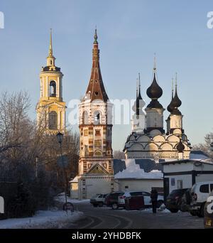 Chiesa e campanile a Suzdal, Russia, Europa Foto Stock