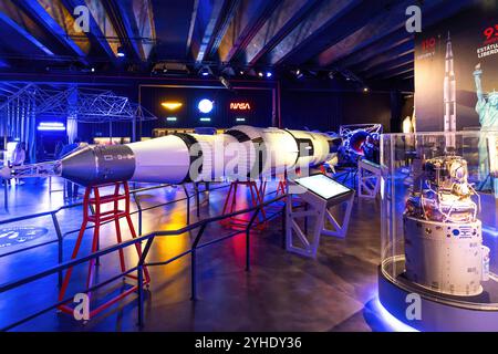 Saturn V Replica - Apollo Program Rocket at Space Adventure - NASA Experience - Canela, Rio grande do sul, Brasile Foto Stock