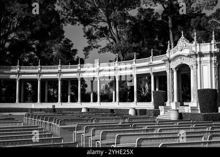 Vista dello Spreckels Organ Pavilion in una mattinata tranquilla. Balboa Park, San Diego, California. Foto Stock