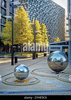 Regno Unito, South Yorkshire, Sheffield, St Paul's Place da Millennium Square. Foto Stock