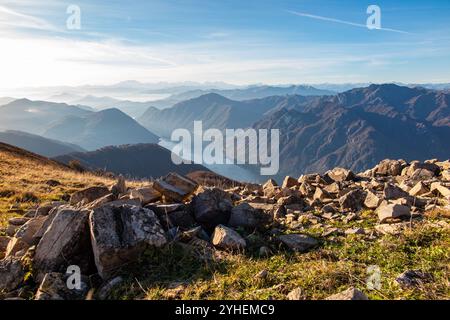 Vista sul lago di Lugano da Intelvi Vally Foto Stock