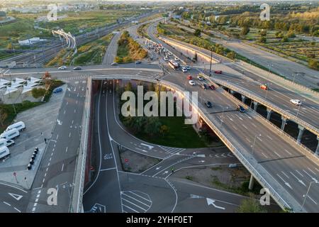 Vista aerea delle strade e del traffico di Saragozza Foto Stock