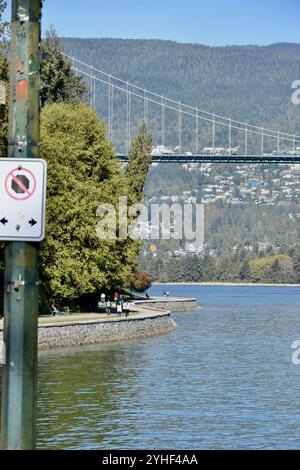 Viste intorno all'iconico Stanley Park di Vancouver, con icone come lo skyline di Vancouver, i totem Pole, i tour con cavalli, i fari e molto altro ancora Foto Stock