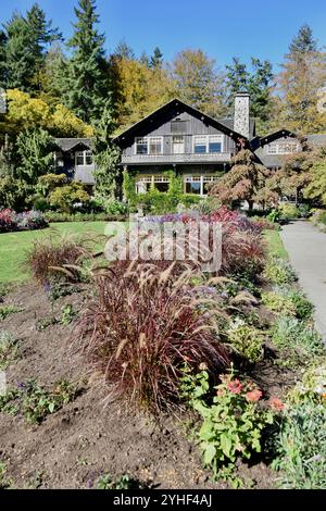 Viste intorno all'iconico Stanley Park di Vancouver, con icone come lo skyline di Vancouver, i totem Pole, i tour con cavalli, i fari e molto altro ancora Foto Stock