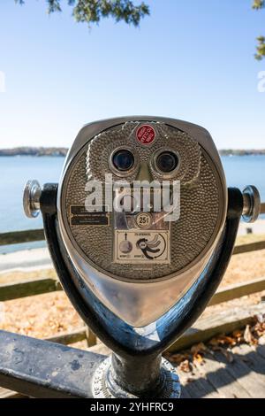 Binocolo a gettoni al Quiet Waters Park. Quiet Waters Park è un parco situato nella parte orientale della contea di Anne Arundel, Maryland, Stati Uniti. Contiene 340 AC Foto Stock