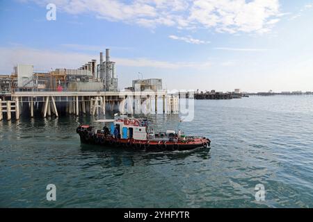 Neft Daslari giacimento petrolifero al largo del Mar Caspio Foto Stock