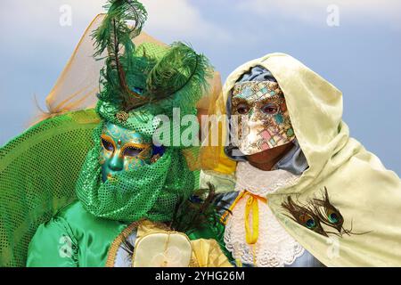 Maschera Veneziana In Pizzo Con Piume Di Pavone – Verde, In PP E Piume, Con Elastico Regolabile Per Carnevale E Balli
