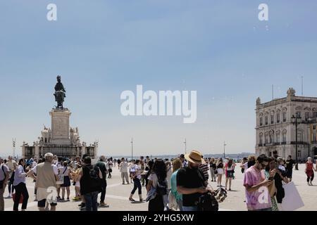 Piazza del commercio (Praca do comércio) e Statua equestre di Re José i (Statua equestre di Re José i) Arco Rua Augusta, Lisbona, Portogallo, Europa Foto Stock