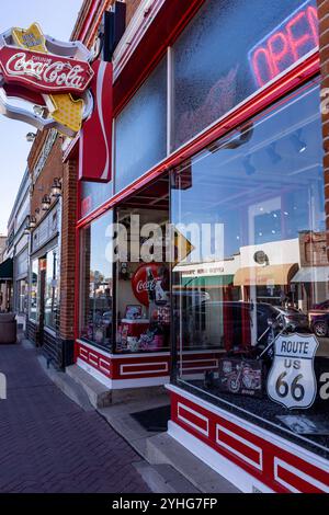 La piccola città dell'Arizona di Williams si trova sulla vecchia Route 66 americana. Foto Stock