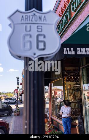 La piccola città dell'Arizona di Williams si trova sulla vecchia Route 66 americana. Foto Stock