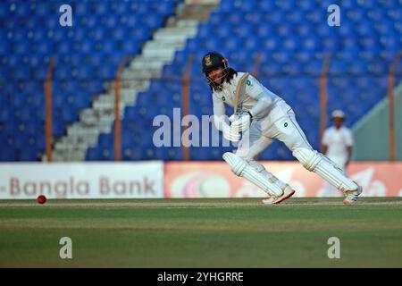 Tony de Zorzi batte durante il secondo giorno di test in Bangladesh e Sudafrica allo Zahur Ahmed Chowdhury Stadium di Sagorika, Chattogram, Bangladesh, Octob Foto Stock