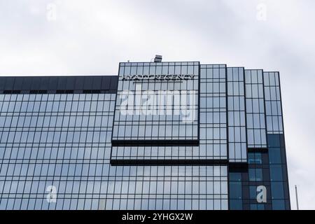 Birmingham, Regno Unito - 11 novembre 2024: Insegna esterna del logotipo della catena di hotel di lusso Hyatt Regency Foto Stock