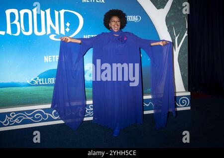 Jenifer Lewis bei der Premiere des Netfilx Animationsfilms Spellbound im Paris Theatre. New York, 11.11.2024 *** Jenifer Lewis alla prima del film d'animazione Netfilx Spellbound al Paris Theatre New York, 11 11 2024 foto:XB.xHinex/xFuturexImagex spellbound 4143 Foto Stock