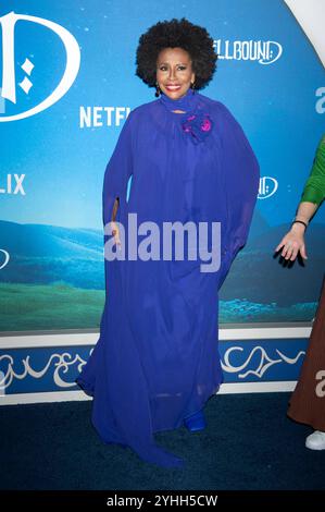 Jenifer Lewis bei der Premiere des Netfilx Animationsfilms Spellbound im Paris Theatre. New York, 11.11.2024 *** Jenifer Lewis alla prima del film d'animazione Netfilx Spellbound al Paris Theatre New York, 11 11 2024 foto:XB.xHinex/xFuturexImagex spellbound 4148 Foto Stock