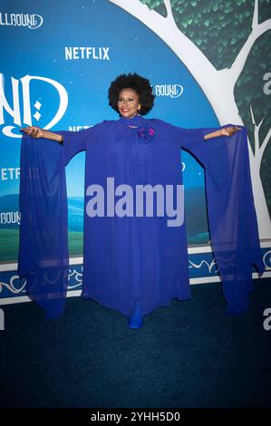 Jenifer Lewis bei der Premiere des Netfilx Animationsfilms Spellbound im Paris Theatre. New York, 11.11.2024 *** Jenifer Lewis alla prima del film d'animazione Netfilx Spellbound al Paris Theatre New York, 11 11 2024 foto:XB.xHinex/xFuturexImagex spellbound 4146 Foto Stock