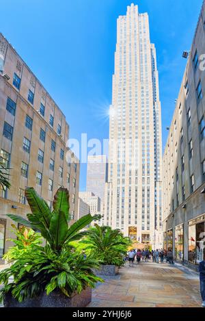 New York, Stati Uniti d'America- Agosto 14, 2017: Rockefeller Center è un grande complesso costituito da 19 edifici commerciali che coprono 22 acri tra 48th e 51st St Foto Stock