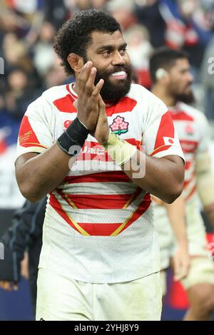 Saint Denis, Francia. 10 novembre 2024. Epineri Uluiviti del Giappone saluta i tifosi dopo la partita di rugby a 15 delle Autumn Nations Series 2025 tra Francia e Giappone il 9 novembre 2024 allo Stade de France di Saint-Denis vicino Parigi, Francia - foto Jean Catuffe/DPPI Credit: DPPI Media/Alamy Live News Foto Stock