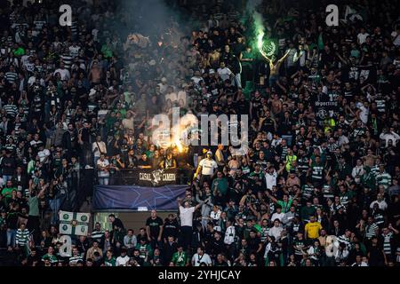 Lisboa, Portogallo. 5 novembre 2024. Tifosi del CP sportivo visti durante la fase MD4 della UEFA Champions League 2024/25 tra lo Sporting Clube de Portugal e il Manchester City all'Estadio Jose Alvalade. (Punteggio finale: Sporting CP 4 - 1 CF Manchester City) (foto di David Martins/SOPA Images/Sipa USA) credito: SIPA USA/Alamy Live News Foto Stock