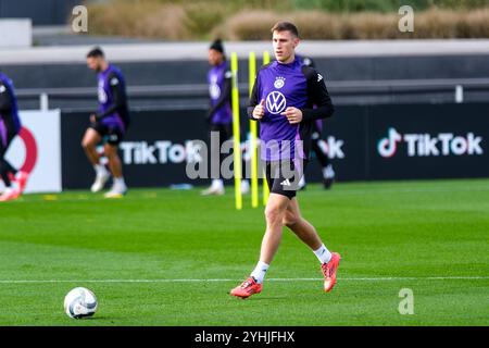 Nico Schlotterbeck (Deutschland) am Ball, GER, Training, DFB Fussball Herren Nationalmannschaft Deutschland, AM DFB-Campus a Francoforte sul meno, 12.11.2024. Foto: Eibner-Pressefoto/Florian Wiegand Foto Stock