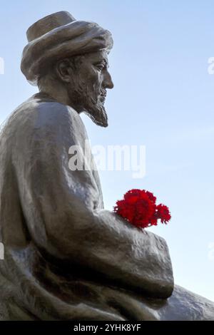 Statua in bronzo di Mosche ben Maimon o Ben Maimonide, filosofo ebreo 1135 1204, Cordova, Spagna, Europa Foto Stock