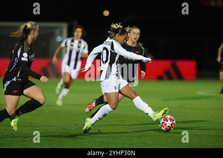 Estelle Cascarino (Juventus FC) durante Juventus Women vs Arsenal, partita di calcio femminile UEFA Champions League a biella, 12 novembre 2024 Foto Stock