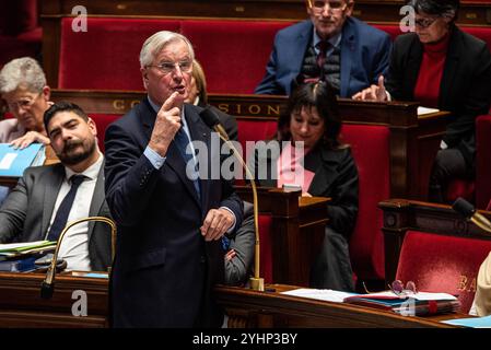 FRANCIA-POLITICA-GOVERNO-PARLAMENTO primo Ministro Michel Barnier all'Assemblea nazionale durante la sessione parlamentare al governo. A Parigi, il 12 novembre 2024. PARIGI ILE-DE-FRANCE FRANCIA COPYRIGHT: XANDREAXSAVORANIXNERIX FRANCE-POLITICS-GOVERNMENT-PARLI ASAVORANINERI-28 Foto Stock