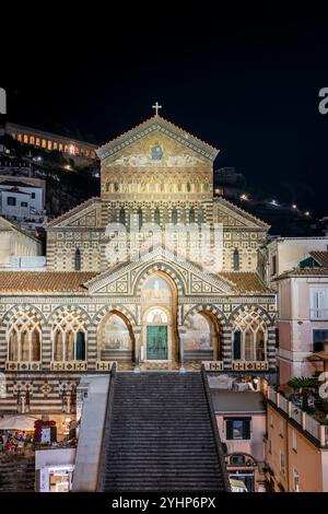 Vista notturna della Cattedrale, Amalfi, Campania, Italia Foto Stock