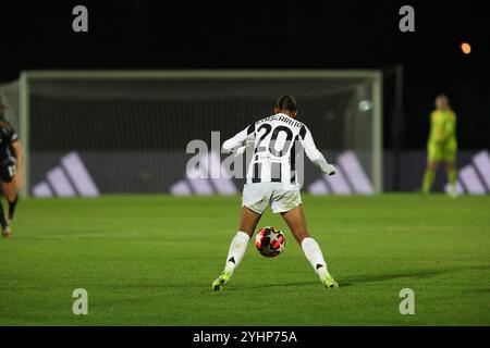 Estelle Cascarino (Juventus FC) durante Juventus Women vs Arsenal, partita di calcio femminile UEFA Champions League a biella, 12 novembre 2024 Foto Stock