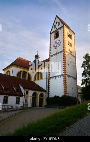 Basilica di St Mang Fussen Germania. La Basilica di San Mang è un ex monastero benedettino situato nella città vecchia di Fussen, Baviera, Germania Foto Stock