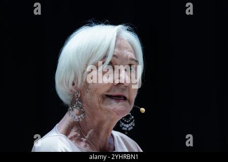 Dame Sheila Hancock, vicepresidente del St Christopher's Hospice, parla ad un evento di raccolta fondi in aiuto dell'ospizio del Dulwich College, Londra. Data foto: Martedì 12 novembre 2024. Foto Stock