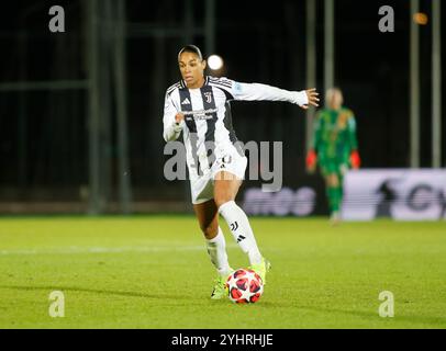 Biella, Italia. 12 novembre 2024. Estelle Cascarino della Juventus Women durante la UEFA Women's Champions League, matche di calcio tra Juventus Women e Arsenal Women il 12 novembre 2024 allo Stadio Vittorio Pozzo di biella, Italia Credit: Nderim Kaceli/Alamy Live News Foto Stock