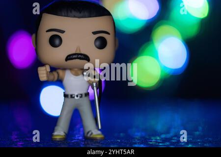 Leopoli, Ucraina - 12 novembre 2024: Londra, Regno Unito - 23 luglio 2023: Figura in vinile Funko POPO di Freddie Mercury (Regina) Foto Stock