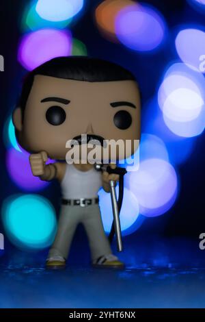 Leopoli, Ucraina - 12 novembre 2024: Londra, Regno Unito - 23 luglio 2023: Figura in vinile Funko POPO di Freddie Mercury (Regina) Foto Stock