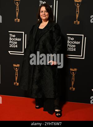 LONDRA, REGNO UNITO. 11 novembre 2024. Ruth Jones OBE partecipa alla cerimonia del Booker Prize 2024, all'Old Billingsgate di Londra, Regno Unito. (Foto di 李世惠/SEE li/Picture Capital) credito: Vedi li/Picture Capital/Alamy Live News Foto Stock