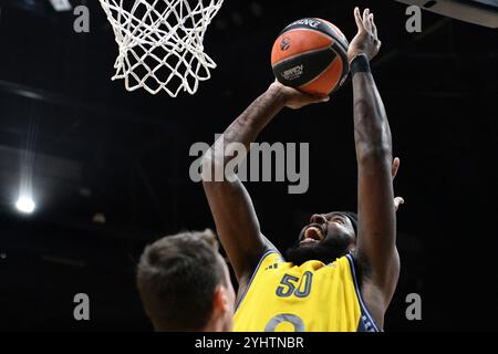 Berlino, Germania. 12 novembre 2024. Trevion Williams (ALBA Berlin, #50) GER, ALBA Berlin gegen EA7 Emporio Armani Milano, basket, EuroLeague, Saison 2024/2025, 9. Spieltag, 12.11.2024 foto: Eibner-Pressefoto/Ryan Sleiman credito: dpa/Alamy Live News Foto Stock