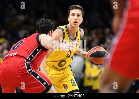 Berlino, Germania. 12 novembre 2024. Matteo spagnolo (ALBA Berlin, #3) GER, ALBA Berlin gegen EA7 Emporio Armani Milano, basket, EuroLeague, Saison 2024/2025, 9. Spieltag, 12.11.2024 foto: Eibner-Pressefoto/Ryan Sleiman credito: dpa/Alamy Live News Foto Stock