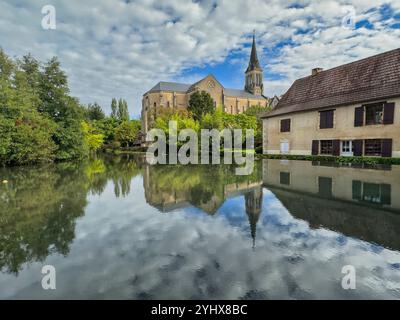 Riflessioni sul fiume panoramico, le Bugue, Francia Foto Stock