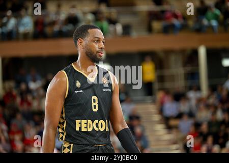 Monaco, Monaco. 12 novembre 2024. Il giocatore n.8 di Monaco Jordan Loyd è visto in azione durante il 9° round dell'Eurolega turca tra L'AS Monaco e la stella rossa Belgrado a Salle Gaston Medecin. Punteggio finale: AS Monaco 90 - 98 Stella Rossa Belgrado credito: SOPA Images Limited/Alamy Live News Foto Stock